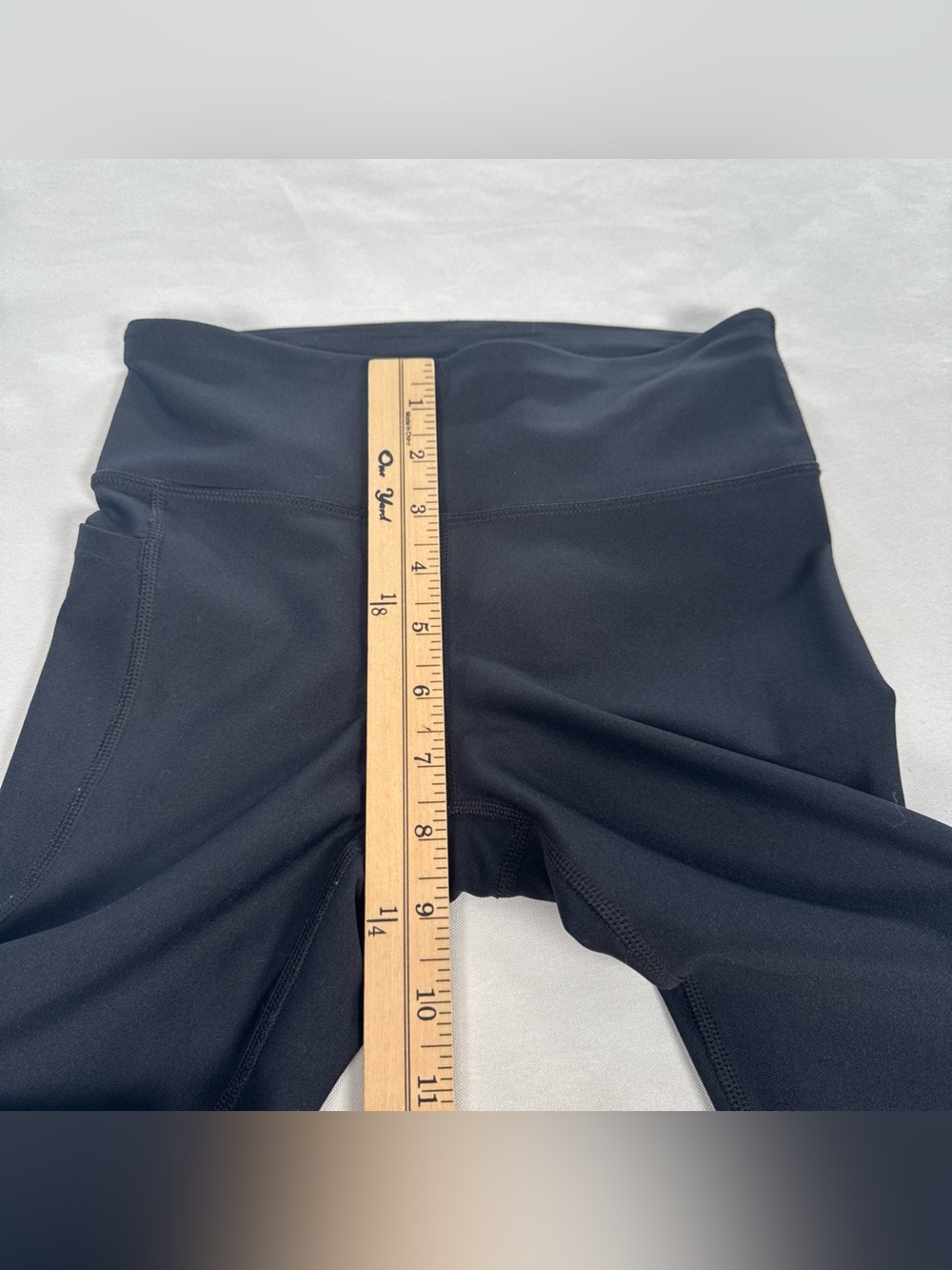 Under Armour Heat Gear Capri Leggings Women’s Size XS Black Compression Pants - Picture 7 of 9